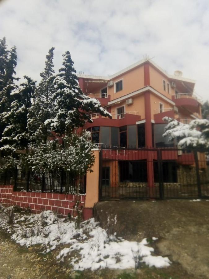 Hotel Moris Kryemëdhenji Exterior foto
