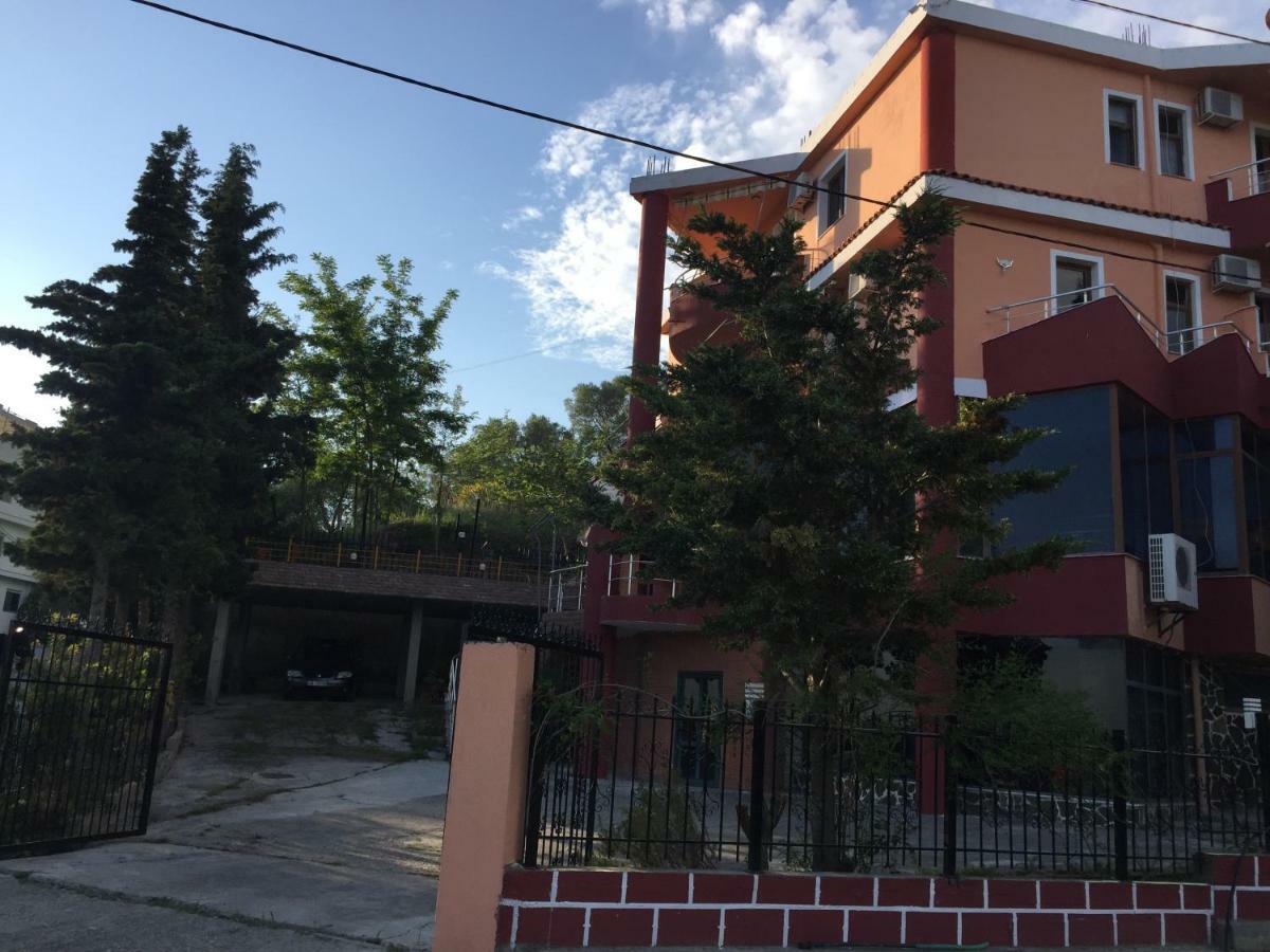 Hotel Moris Kryemëdhenji Exterior foto