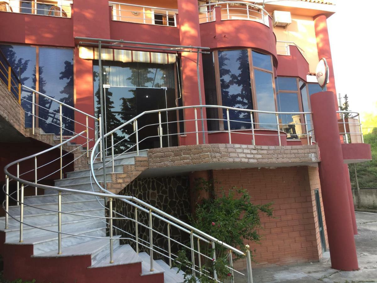 Hotel Moris Kryemëdhenji Exterior foto